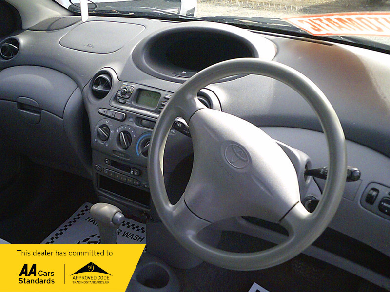 Toyota Yaris 1.3 Vvt-i 16V Cdx Silver #13