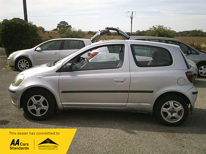 Toyota Yaris Gls Automatic Silver #6