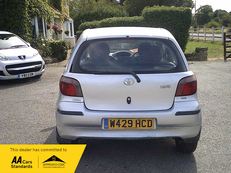 Toyota Yaris 1.3 Vvt-i 16V Cdx Silver #9