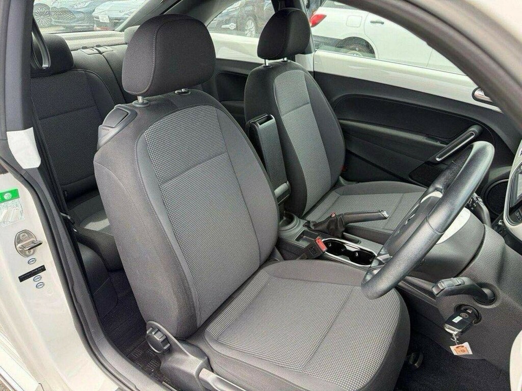 Volkswagen Beetle 1.2 Tsi Design Dsg White #4