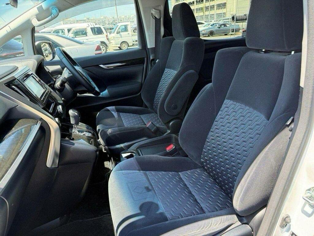 Toyota Vellfire 2.5Z 7 Seater White #2