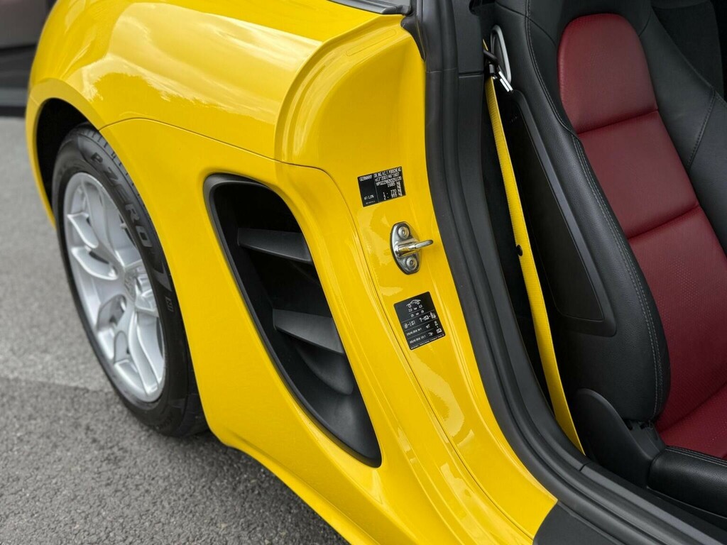 Porsche 718 Cayman Cayman T Pdk 2-Door Yellow #18