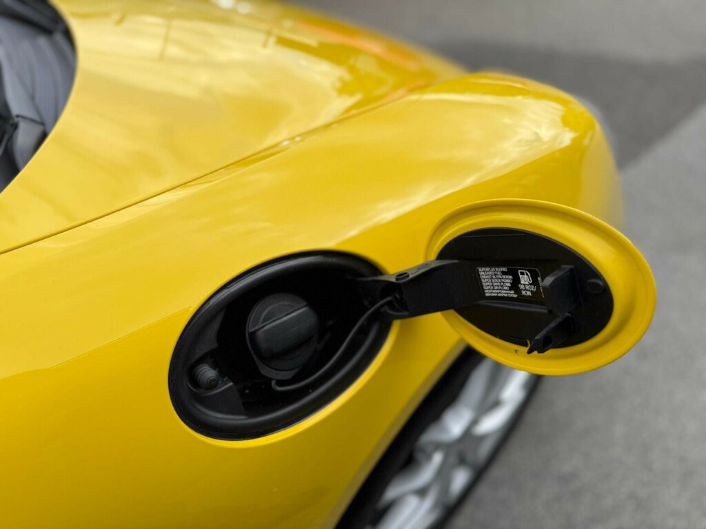 Porsche 718 Cayman Cayman T Pdk 2-Door Yellow #47