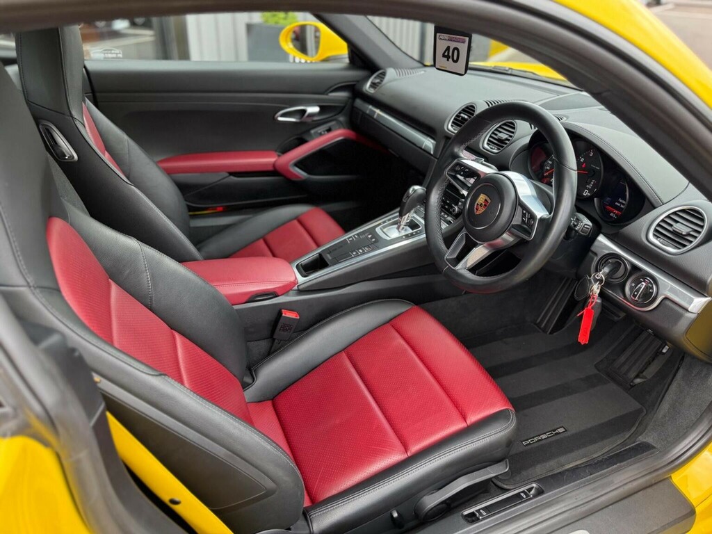 Porsche 718 Cayman Cayman T Pdk 2-Door Yellow #16