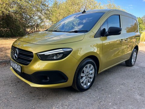 Mercedes-Benz CITAN 1.5 110 Cdi Yellow
