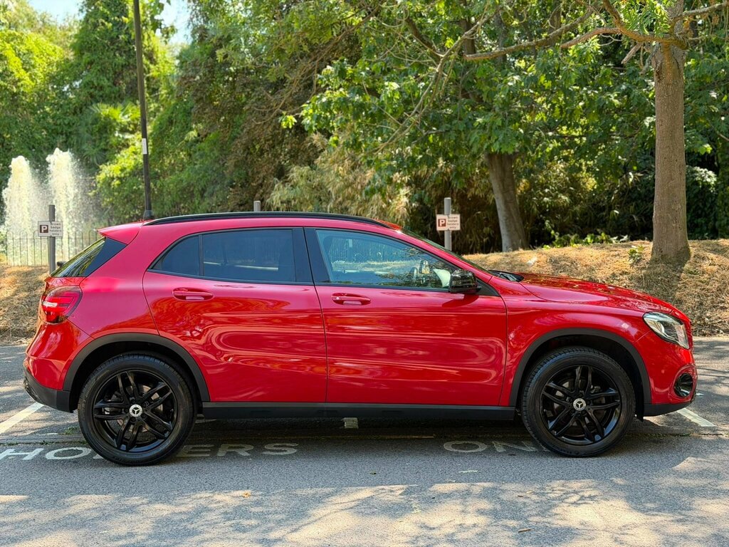 Mercedes-Benz GLA Class 1.6 Gla180 Urban Edition 7G-dct Euro 6 Ss Red #3