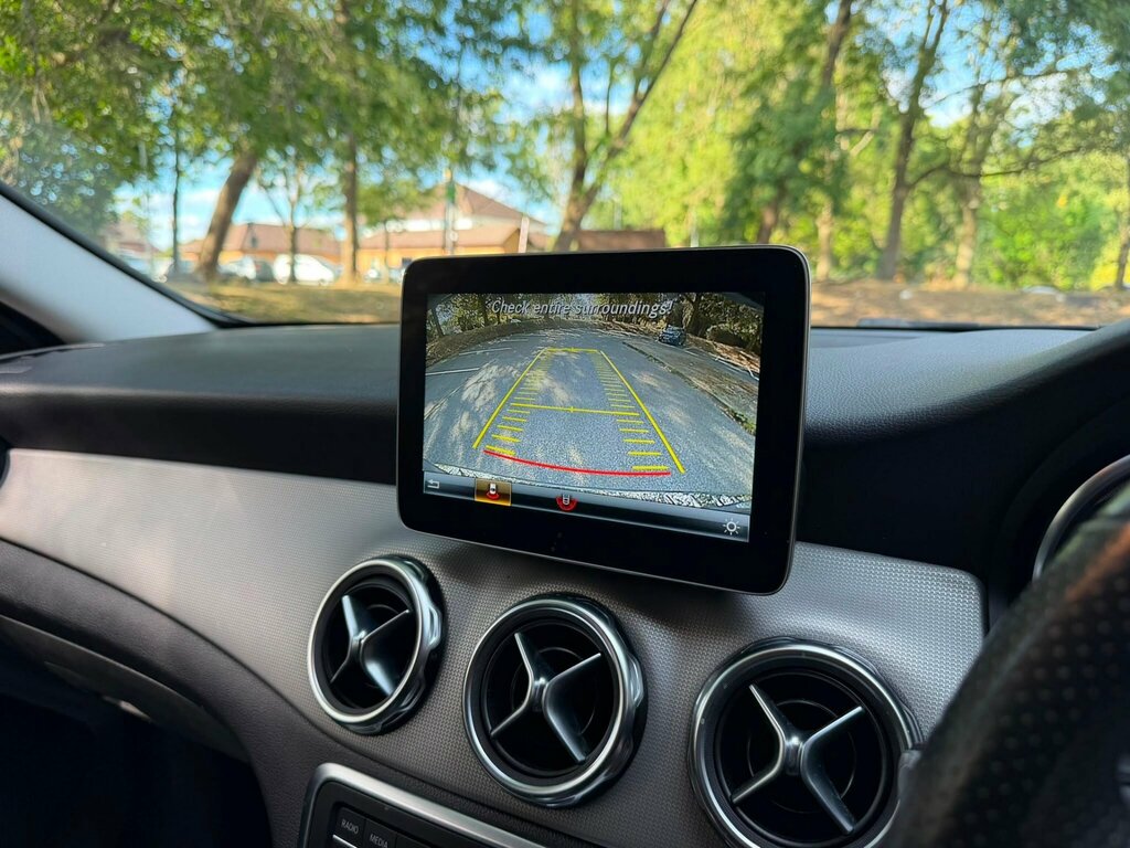 Mercedes-Benz GLA Class 1.6 Gla200 Amg Line Edition Plus 7G-dct Euro 6 Grey #25