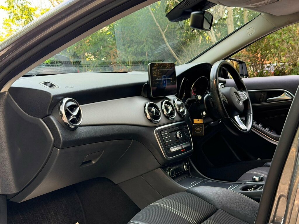 Mercedes-Benz GLA Class 1.6 Gla200 Amg Line Edition Plus 7G-dct Euro 6 Grey #15