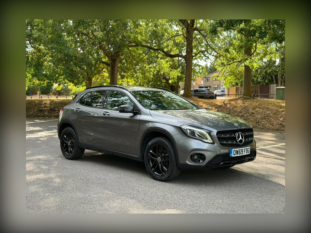 Mercedes-Benz GLA Class 1.6 Gla180 Urban Edition 7G-dct Euro 6 Ss Grey