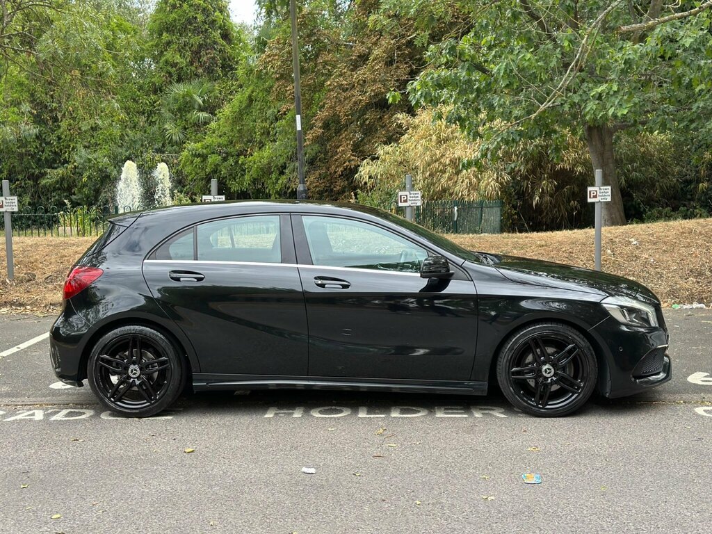 Mercedes-Benz A Class 1.6 A180 Amg Line Premium Euro 6 Ss Black #3