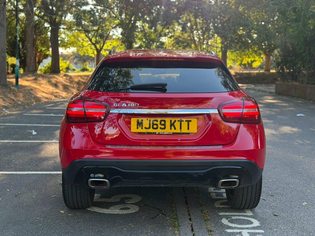 Mercedes-Benz GLA Class 1.6 Gla180 Urban Edition 7G-dct Euro 6 Ss Red #5