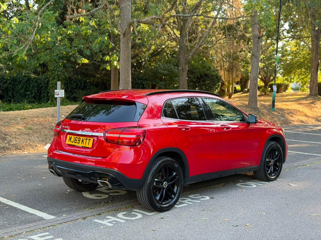 Mercedes-Benz GLA Class 1.6 Gla180 Urban Edition 7G-dct Euro 6 Ss Red #4