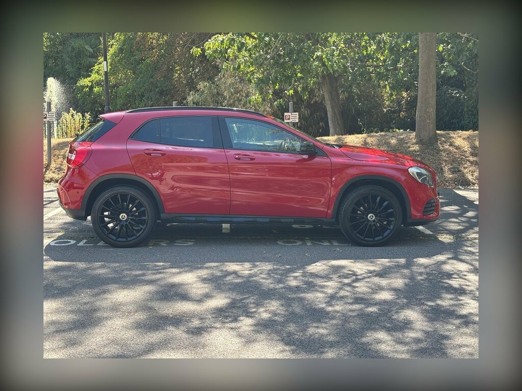 Mercedes-Benz GLA Class 1.6 Gla200 Amg Line Executive Euro 6 Ss Red #3