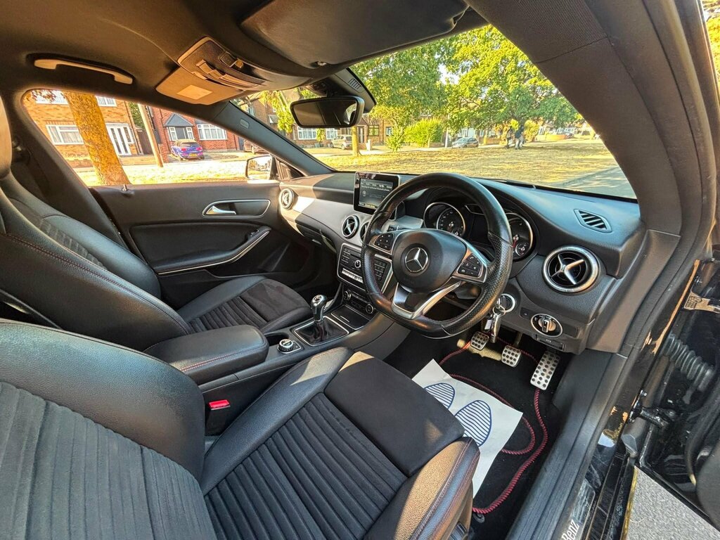 Mercedes-Benz CLA Class Saloon Cla 200 D Sport Mot February 2026 Full S Red #10