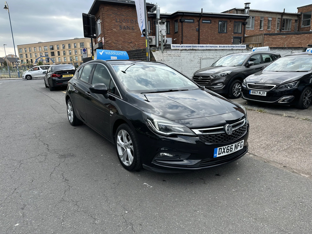 Vauxhall Astra Hatchback Black #2