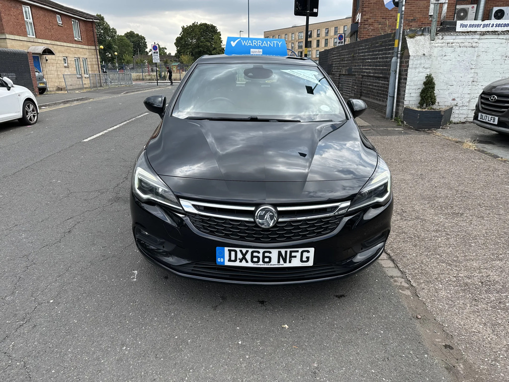 Vauxhall Astra Hatchback Black #3