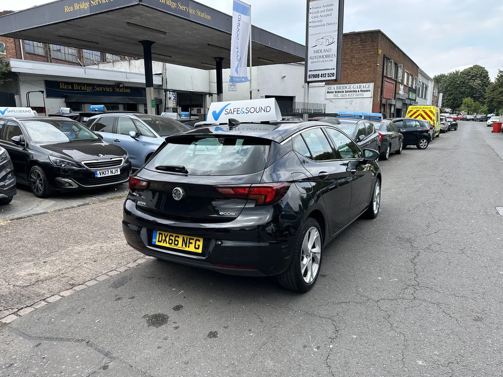 Vauxhall Astra Hatchback Black #4