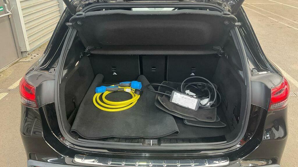 Mercedes-Benz EQA 250 66.5Kwh Amg Line Suv 190 Ps Black #9