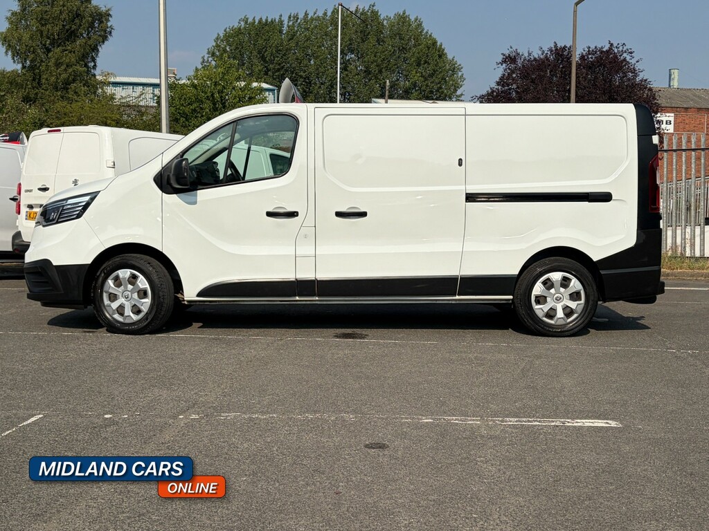 Renault Trafic Panel Van 2.0 Ll30 Blue Dci 150 Business Panel Van HT22JKU White #6