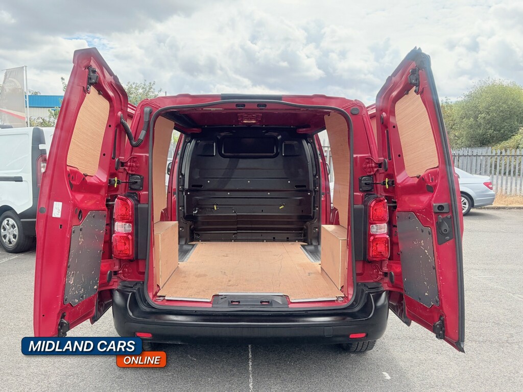 Toyota PROACE Panel Van 1.5 D Active 2023 LM23UNL Red #3