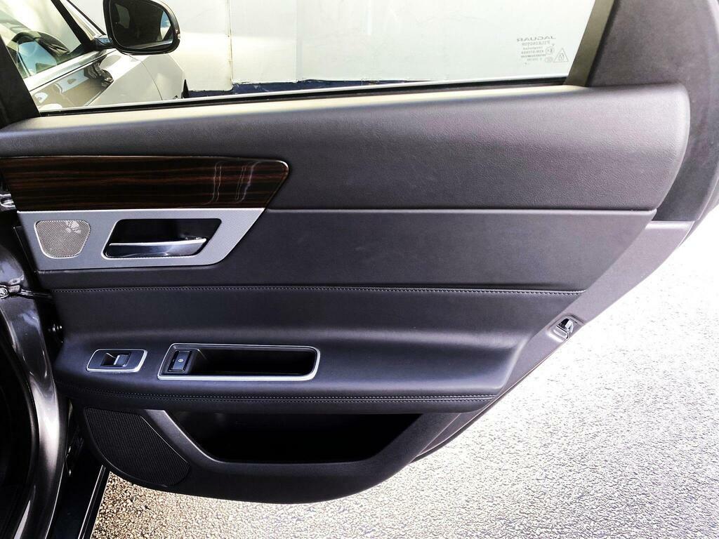 Jaguar XF Xf Prestige D Silver #36