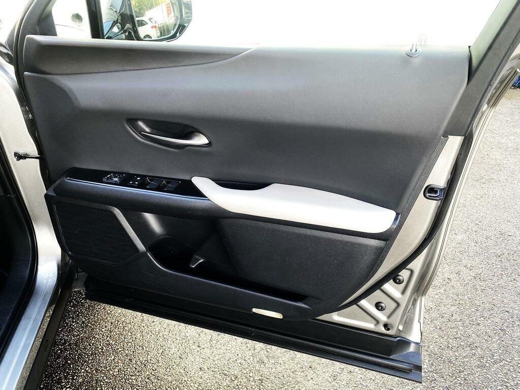 Lexus UX 250H 2.0 F-sport Cvt Nav Blue #30
