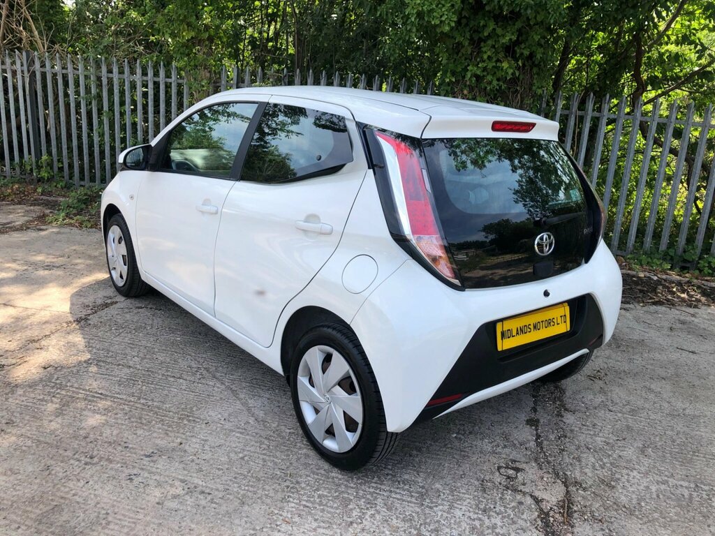 Toyota Aygo 1.0 Vvt-i X-play X-shift Euro 5 Euro 5 White #5