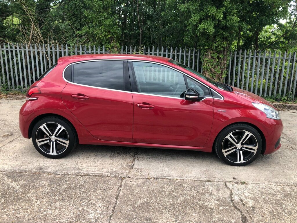 Peugeot 208 1.2 Puretech Gt Line Euro 6 Ss Red #2