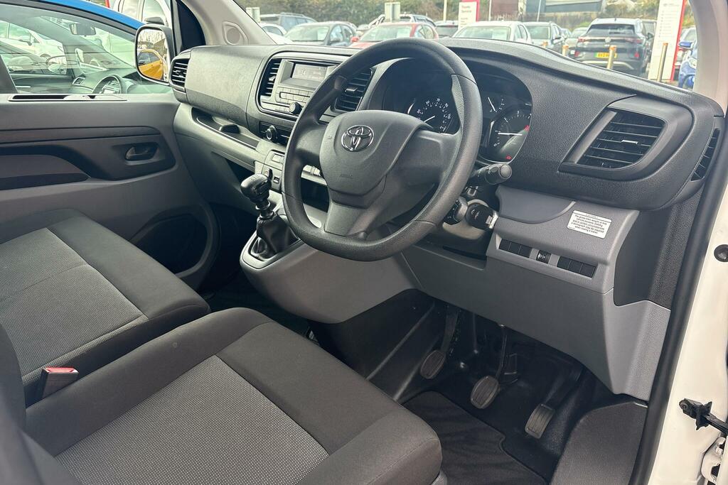 Toyota Proace Verso 1.5D Combi Medium White #5