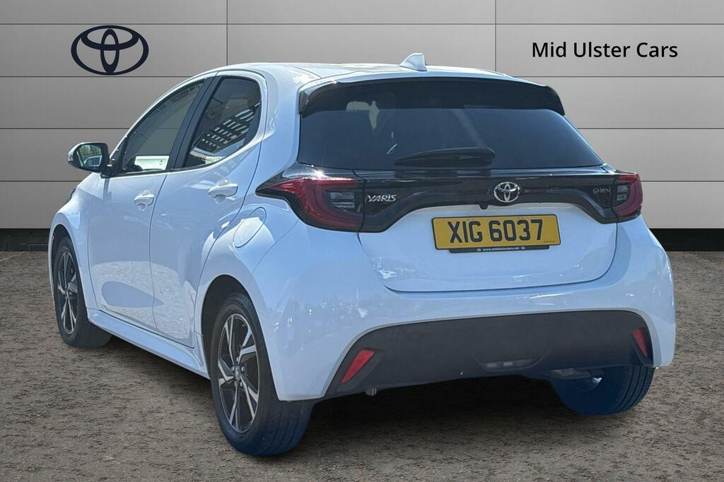 Toyota Yaris 1.5 Hybrid Design Cvt XIG6037 White #4