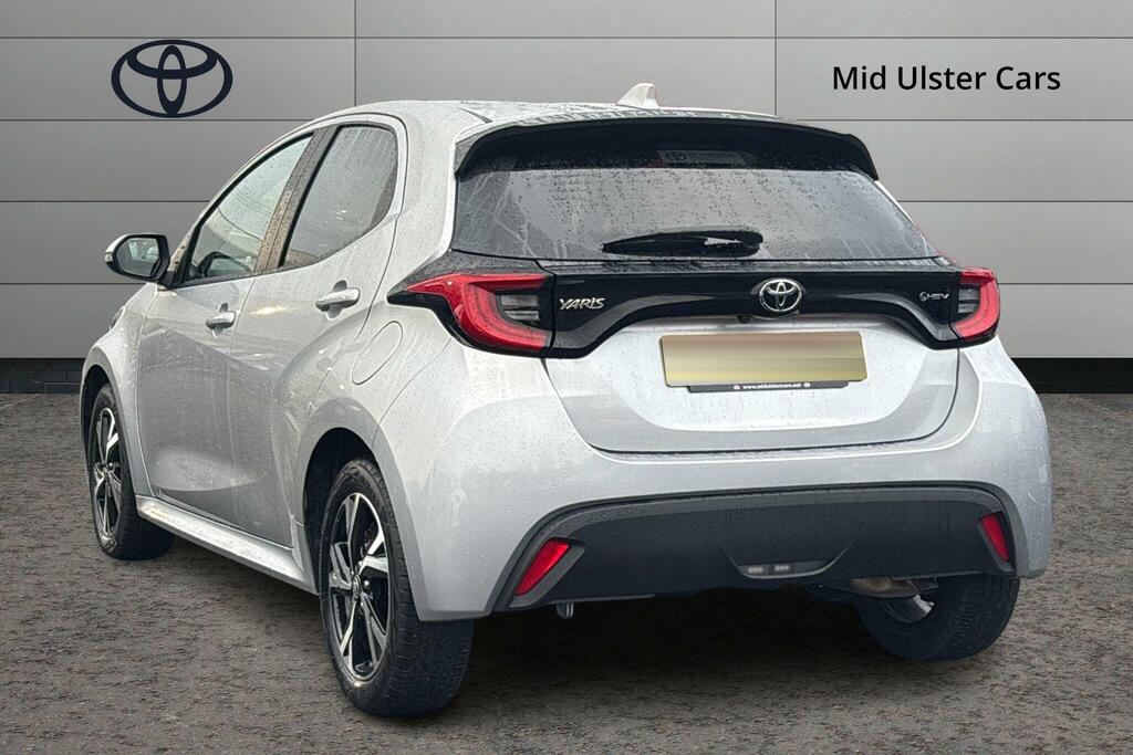 Toyota Yaris 1.5 Hybrid Design Cvt FG25EPO Silver #4