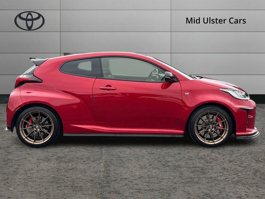 Toyota Yaris 1.6 Awd Circuit Pack UGZ7772 Red #4