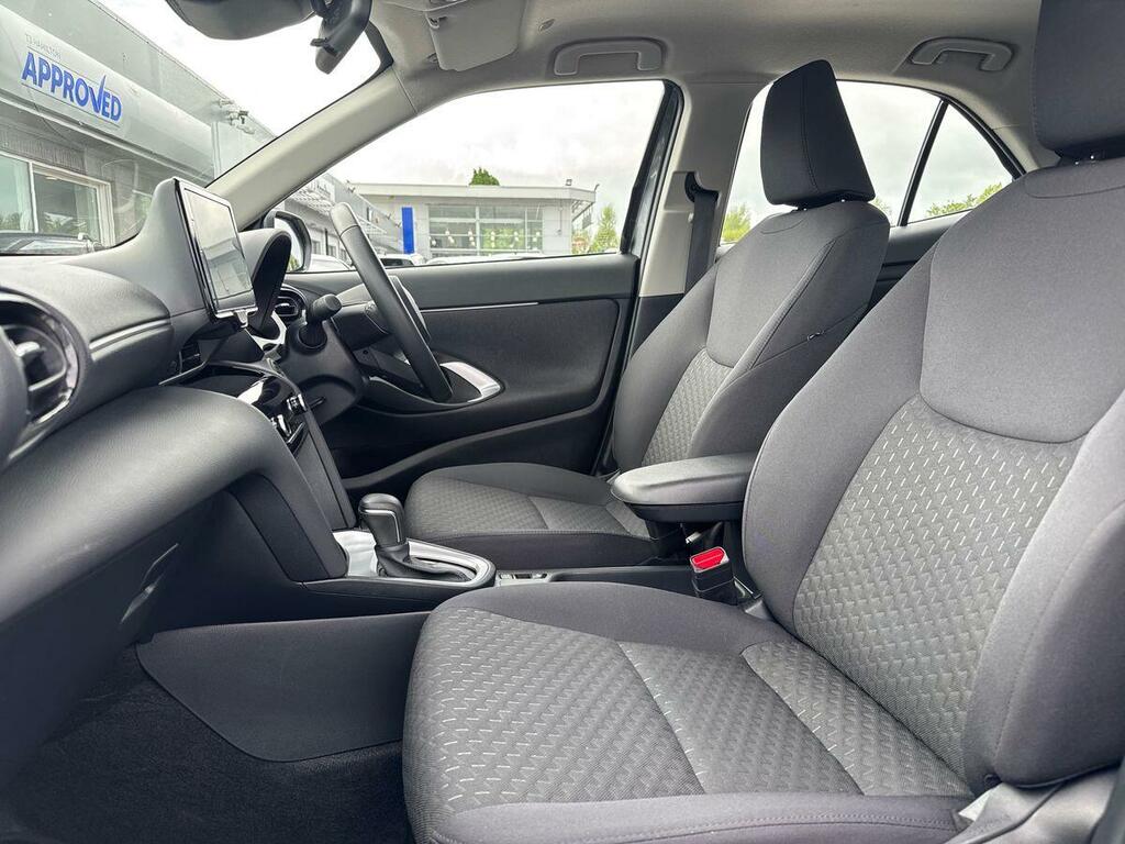 Toyota Yaris Cross 1.5 Hybrid Icon Cvt Grey #2