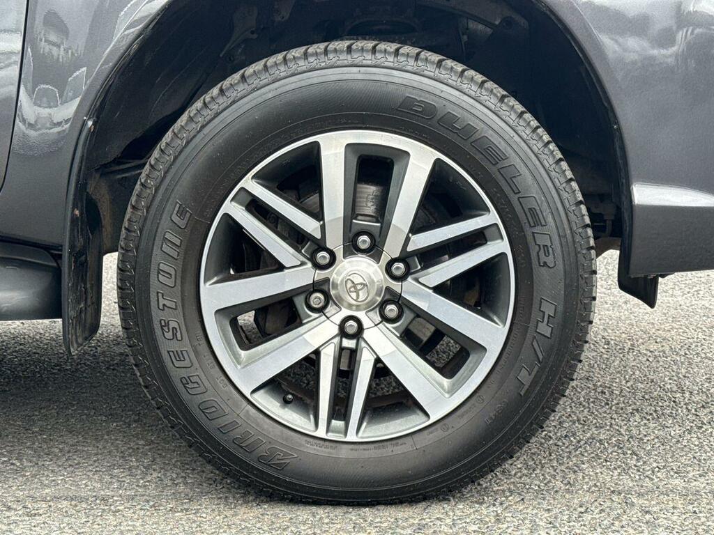 Toyota HILUX Invincible X Dcab Pick Up 2.4 D-4d Grey #5