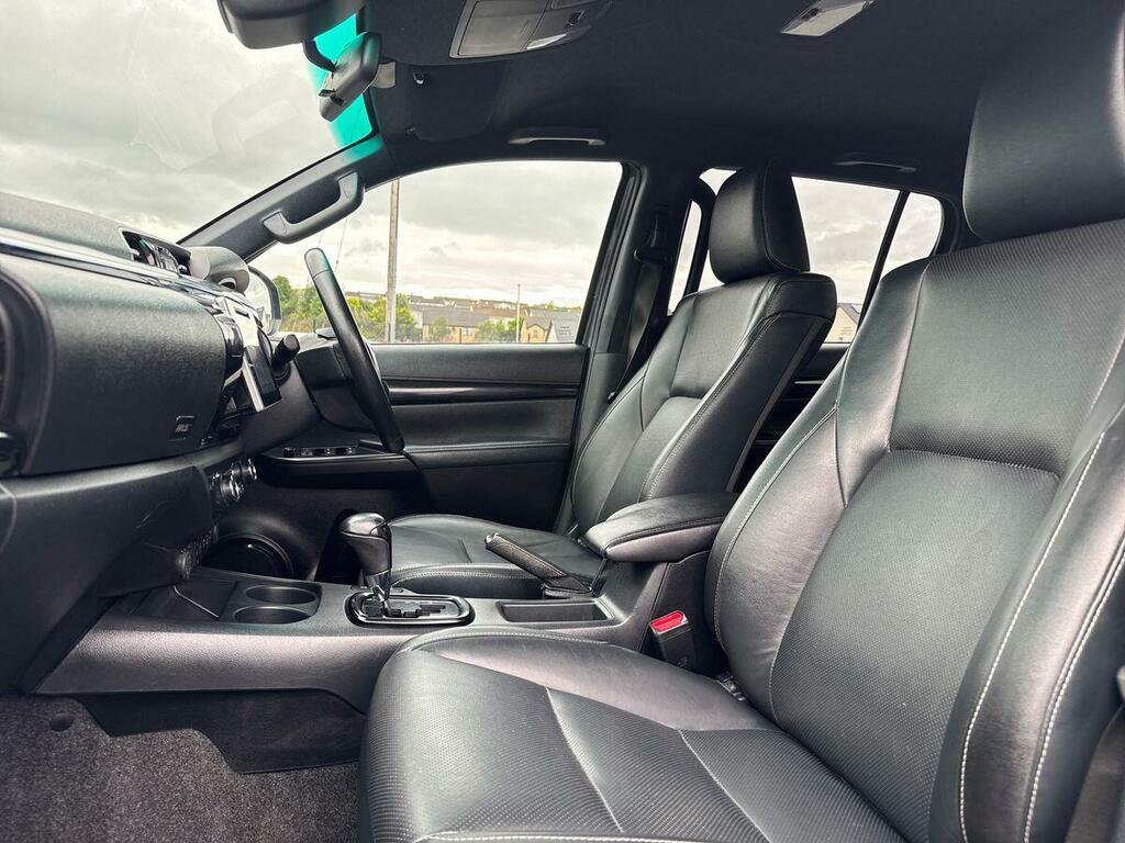 Toyota HILUX Invincible X Dcab Pick Up 2.4 D-4d Grey #2
