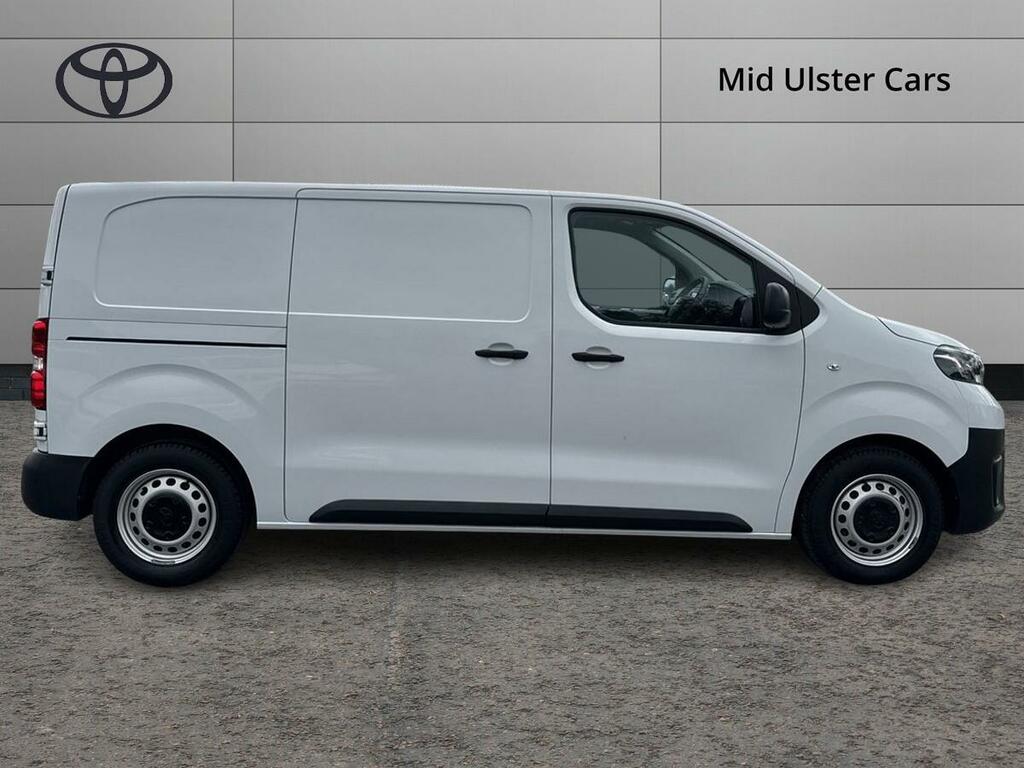Toyota PROACE 1.5D 120 Active Van White #4