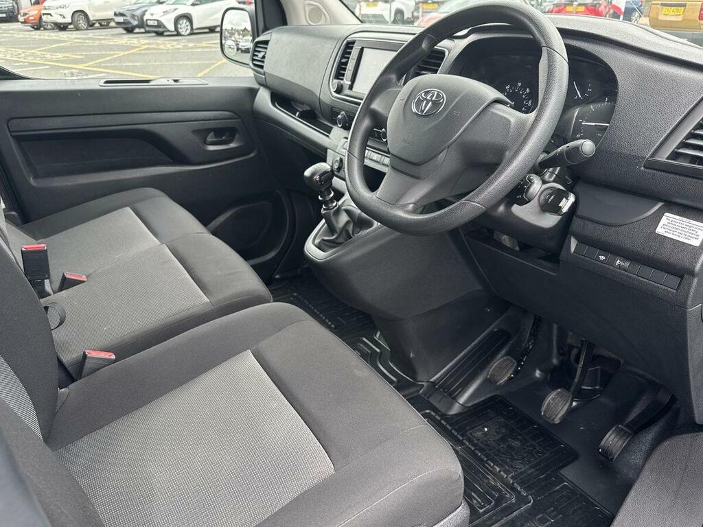 Toyota PROACE 1.5D 120 Active Van White #6