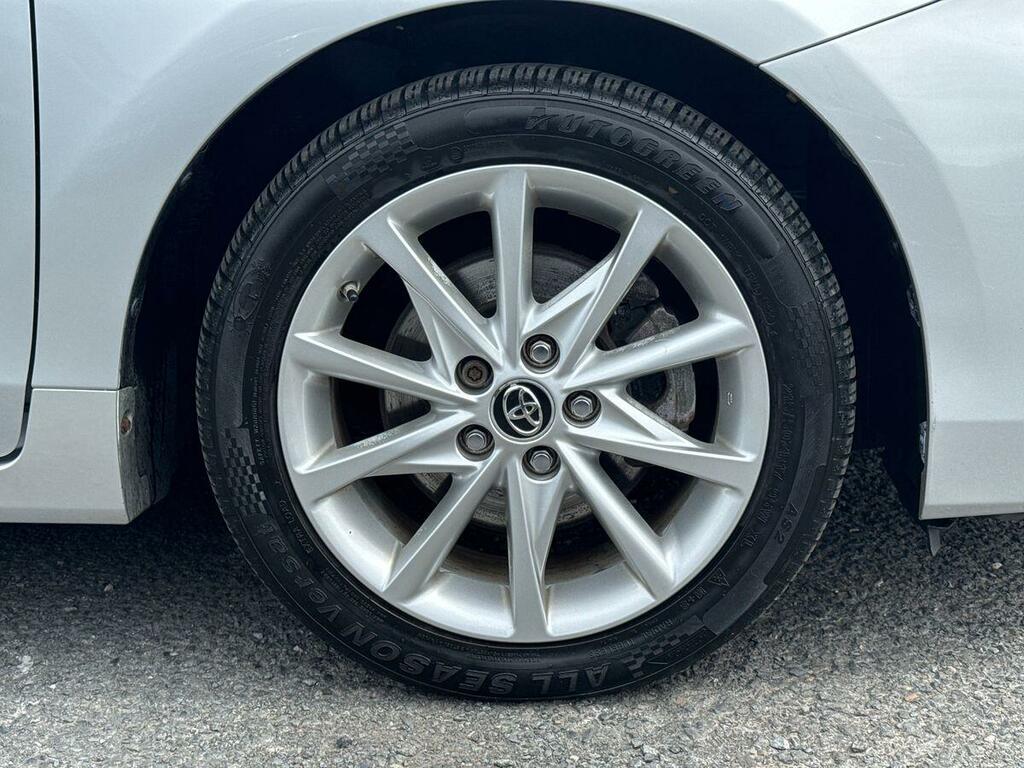 Toyota Prius 1.8 Vvt-h T3 Cvt Euro 5 Ss Red #5
