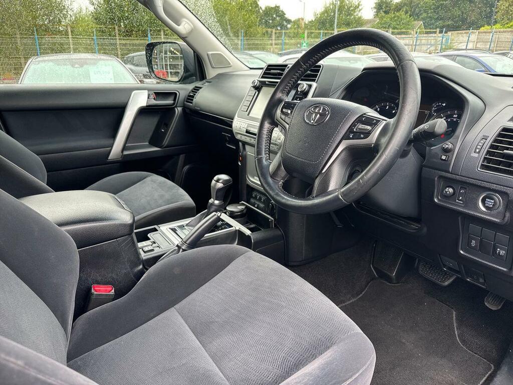 Toyota Land Cruiser 2.8 D-4d Active 5 Seats Black #6