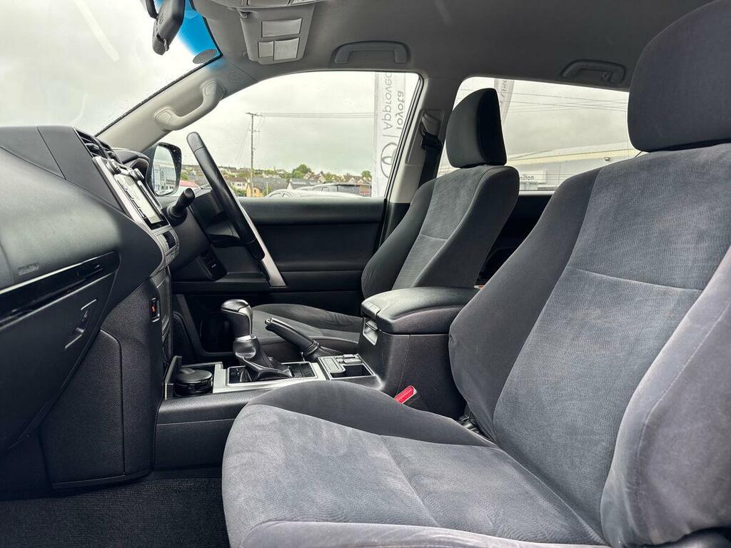 Toyota Land Cruiser 2.8 D-4d Active 5 Seats Black #2