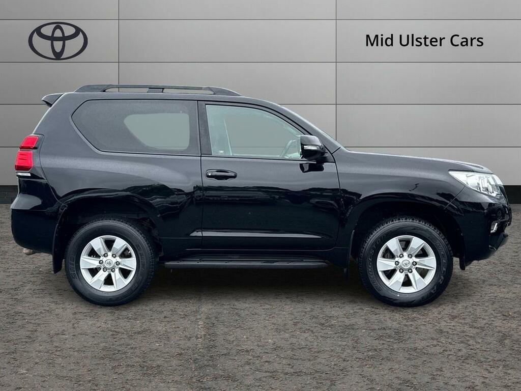 Toyota Land Cruiser 2.8 D-4d Active 5 Seats Black #4