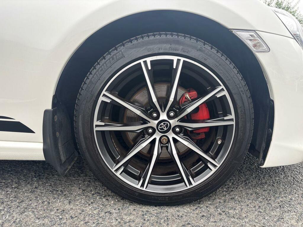 Toyota GT86 2.0 D-4s Pro RRZ1503 White #5