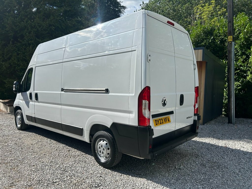 Vauxhall Movano 2.2L Prime DY23VFA White #4
