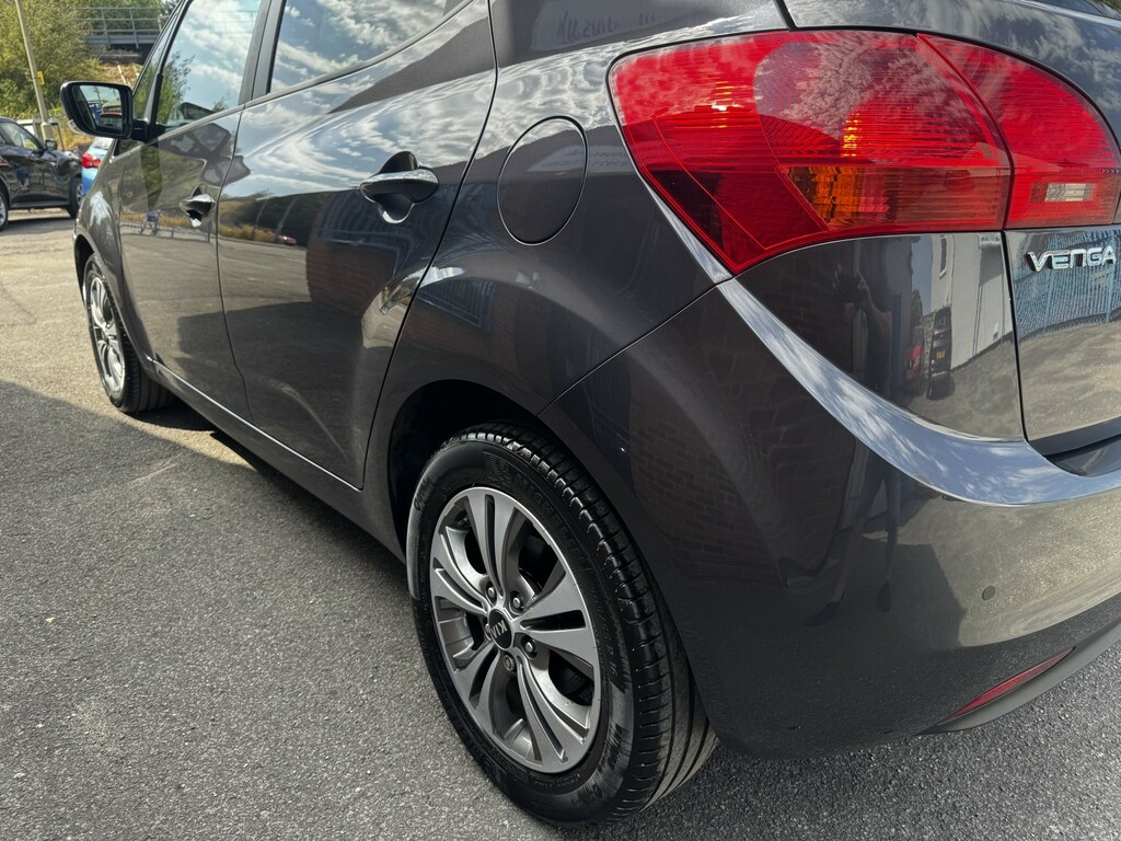 Kia Venga 1.6 Crdi 3 Silver #4