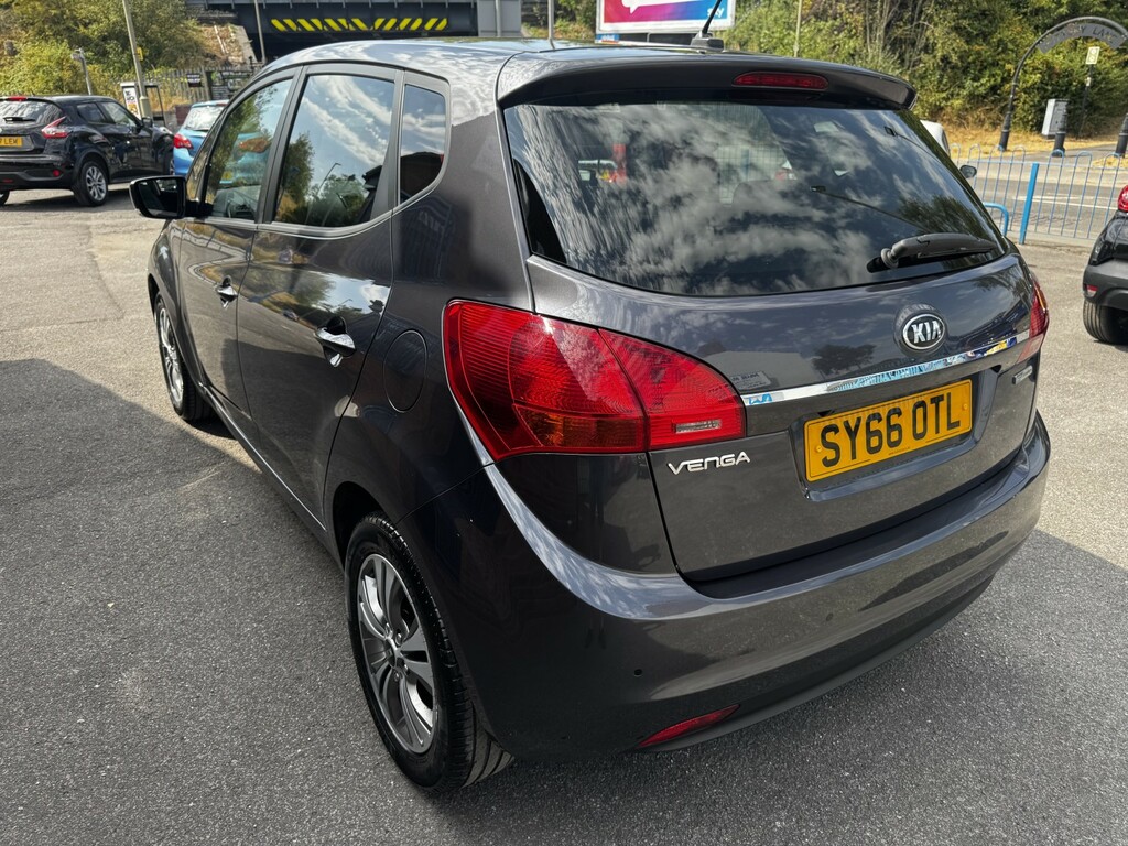 Kia Venga 1.6 Crdi 3 Silver #3