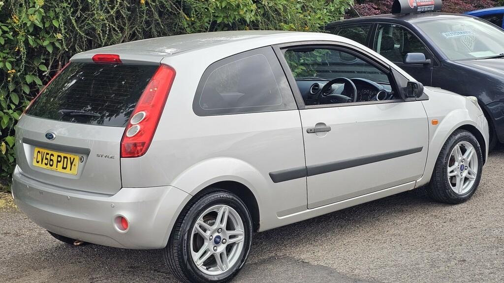 Ford Fiesta 1.6 Style Silver #4
