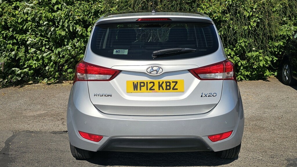 Hyundai Ix20 1.6 Style Silver #3