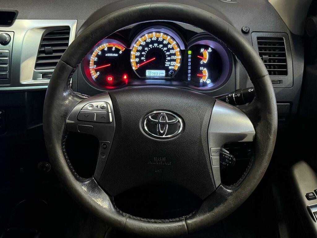 Toyota HILUX Active 4X4 White #34
