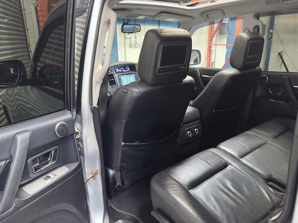 Mitsubishi Shogun 3.2 Di-dc Elegance 4Wd Euro 4 Lwb Grey #37