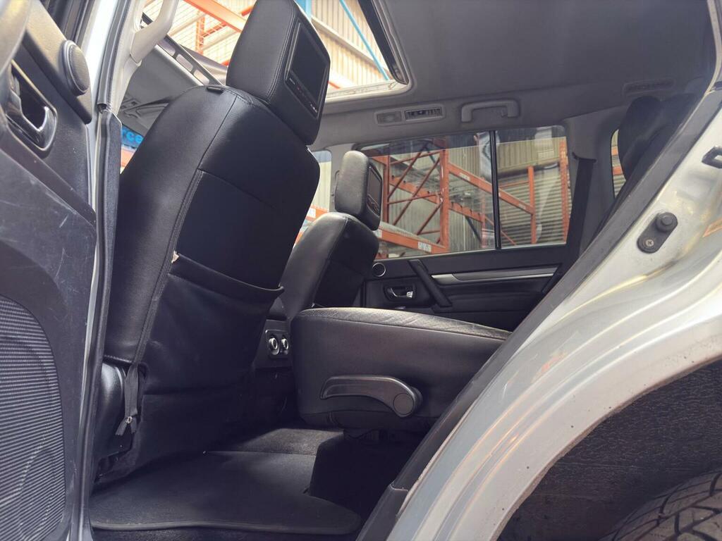 Mitsubishi Shogun 3.2 Di-dc Elegance 4Wd Euro 4 Lwb Grey #38
